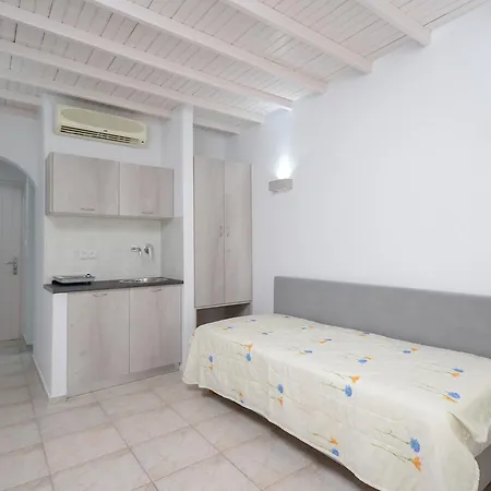 Elena * Agia Anna (Naxos)