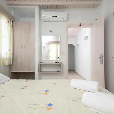 Elena * Agia Anna (Naxos)