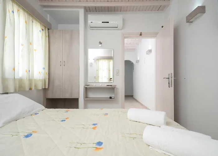 Elena * Agia Anna (Naxos)